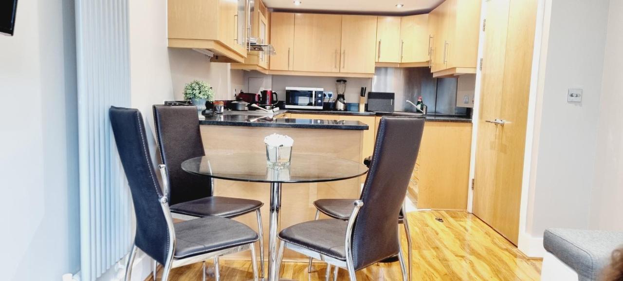 Waterside Apartment Canary Wharf Лондон Экстерьер фото